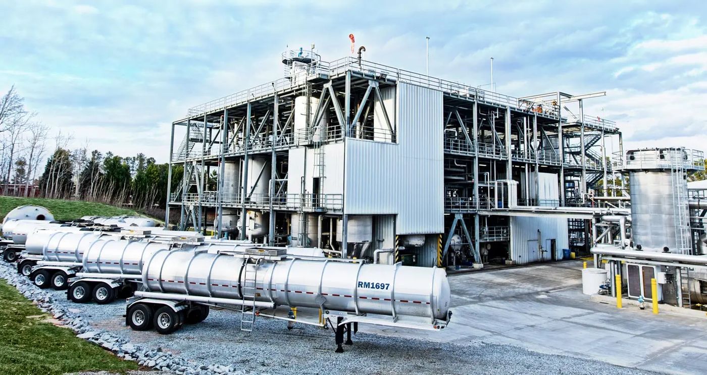 UES tanker trailers lined up at the Peachtree City re-refinery