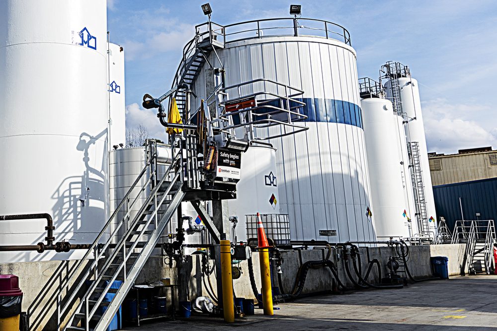Transfer hoses and containment at a UES loading rack in Peachtree City, Georgia